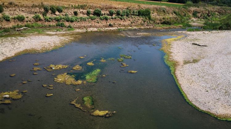 Τρίκαλα: Κάτι «τρέχει» με το νερό, αλλά όχι το ίδιο στα ποτάμια
