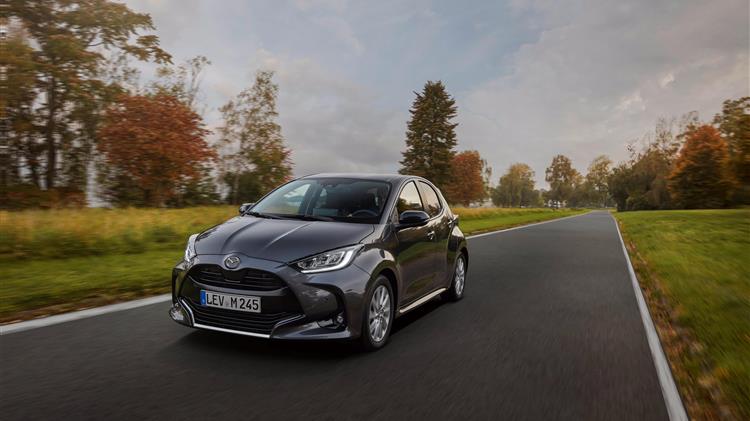 Η Mazda παρουσιάζει το πρώτο της πλήρως υβριδικό αυτοκίνητο