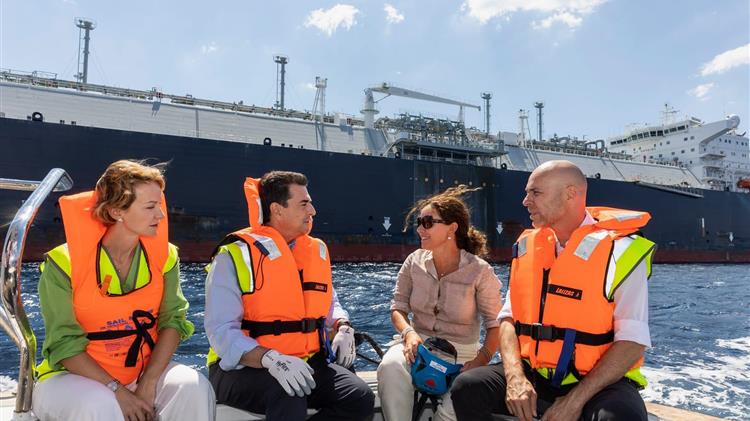 Σκρέκας: «Η νέα πλωτή δεξαμενή στη Ρεβυθούσα ενισχύει αποφασιστικά την επάρκεια εφοδιασμού της χώρας σε φυσικό αέριο»