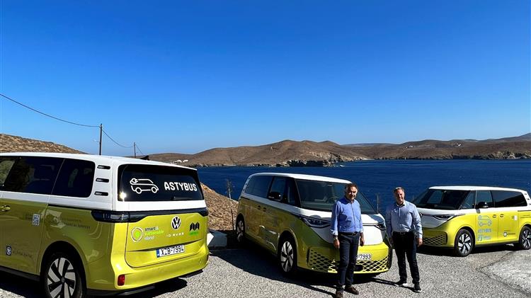 Το νέο εμβληματικό ηλεκτρικό μίνι-βαν VolkswagenID. BUZZ στην αστική συγκοινωνία της Αστυπάλαιας