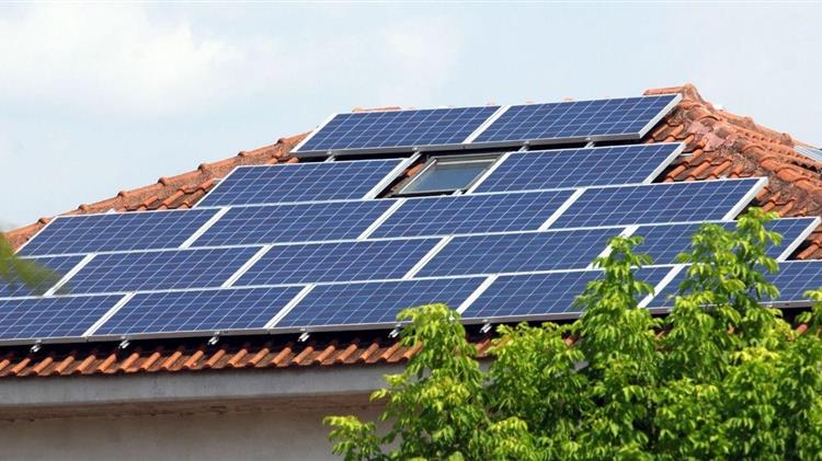 Επιδότηση για εγκατάσταση 250.000 μικρών φωτοβολταϊκών - Τι προβλέπει το πρόγραμμα