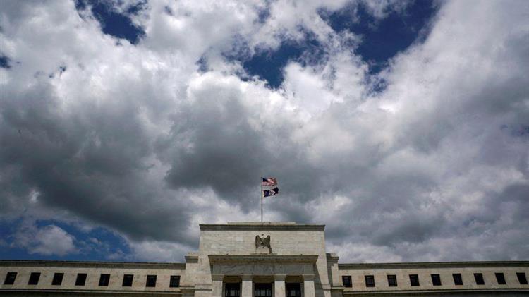 Fed: Βυθισμένα στα χρέη τα αμερικανικά νοικοκυριά αλλά η αύξηση των επιτοκίων θα συνεχιστεί