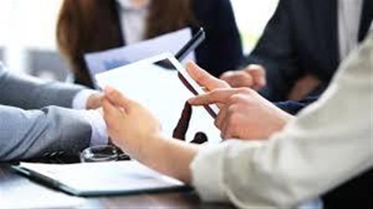 Σταθερή άνοδος των ρυθμίσεων για τον εξωδικαστικό μηχανισμό τον Απρίλιο