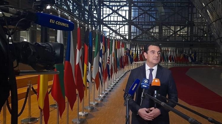 Σκρέκας: «Το ανώτατο όριο τιμής στα 275 ευρώ δεν αποτελεί στην πραγματικότητα ανώτατο όριο»