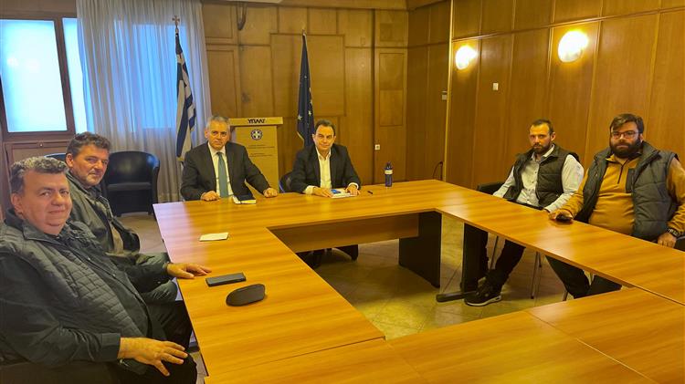 Απειλούνται με οικονομική καταστροφή οι ντοματοπαραγωγοί Φαρσάλων