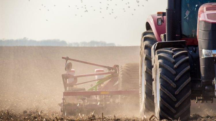 Καναδάς: Επιβάρυνση άνω των 100.000 δολαρίων ετησίως από το φόρος άνθρακα στους αγρότες