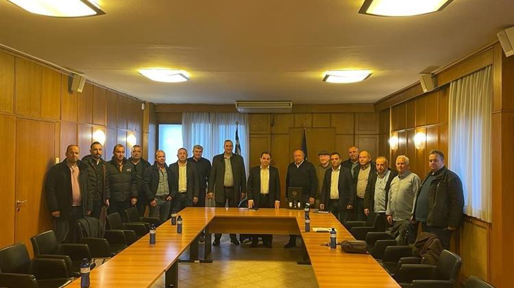 Συνάντηση Γ. Γεωργαντά με παραγωγούς και συνεταιριστικές οργανώσεις του Τυρνάβου