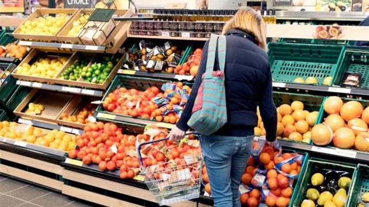 Ανησυχούν οι Βρετανοί ότι δεν θα τα καταφέρουν με τρόφιμα και θέρμανση