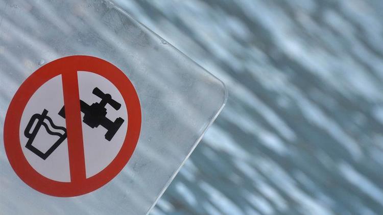 Βρετανία: Κατά 33% αυξήθηκαν τα νοικοκυριά που δεν μπορούν να πληρώσουν τους λογαριασμούς του νερού