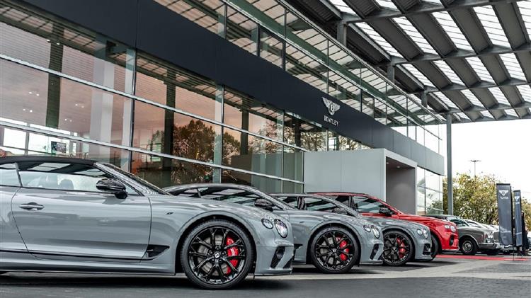 Η Bentley παρέδωσε τα περισσότερα αυτοκίνητα στην ιστορία της το 2022