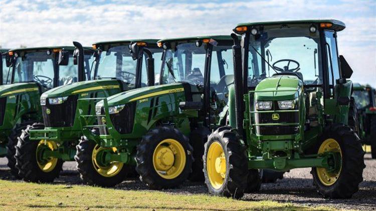 Η John Deere θα επιτρέπει στους αγρότες να επισκευάζουν μόνοι τους τον εξοπλισμό τους