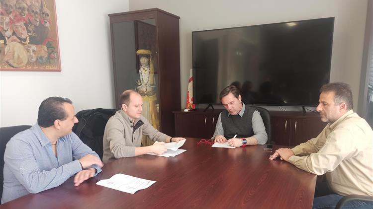 Υπεγράφη η σύμβαση για την κατασκευή καταφυγίου αδέσποτων ζώων συντροφιάς στον Δήμο Νάουσας