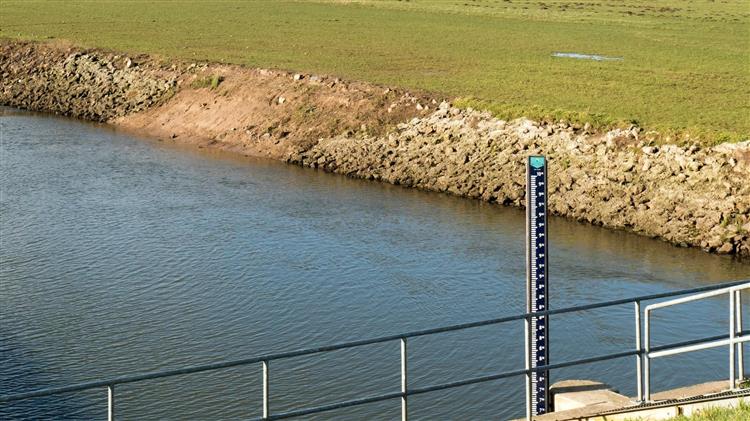 Μείωση της ρύπανσης στα υπόγεια και επιφανειακά ύδατα της ΕΕ