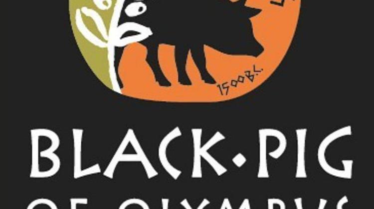 Με το «υγρό χρυσάφι» της Μεσογείου, την ελιά, μεγαλώνει ο ελληνικός μαύρος χοίρος στη Φάρμα Φωτιάδη