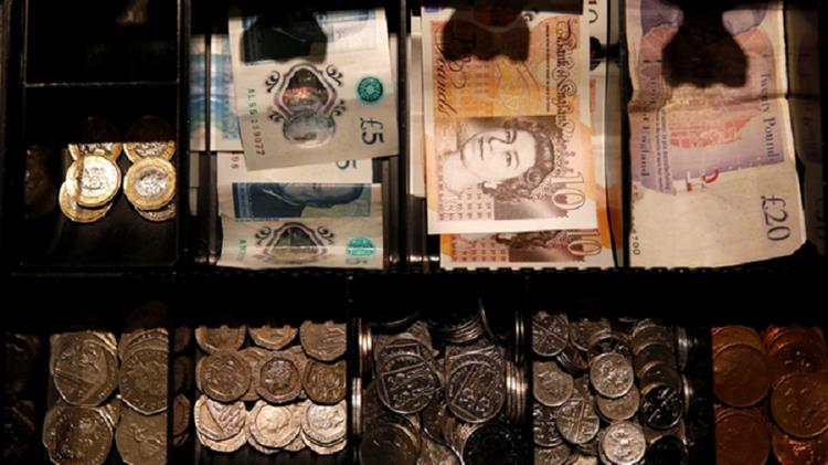 Βρετανία: Οι πλούσιοι έγιναν λίγο φτωχότεροι το 2022, αλλά η τάση αυτή δεν θα έχει διάρκεια