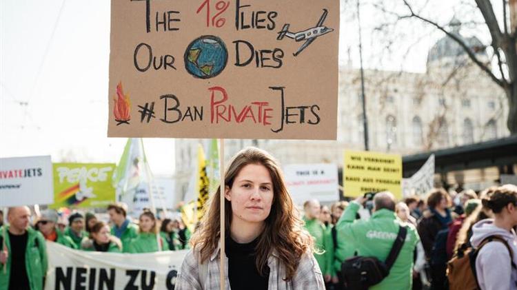 Ο αριθμός των πτήσεων με ιδιωτικά τζετ στην Ευρώπη σπάει τα ρεκόρ