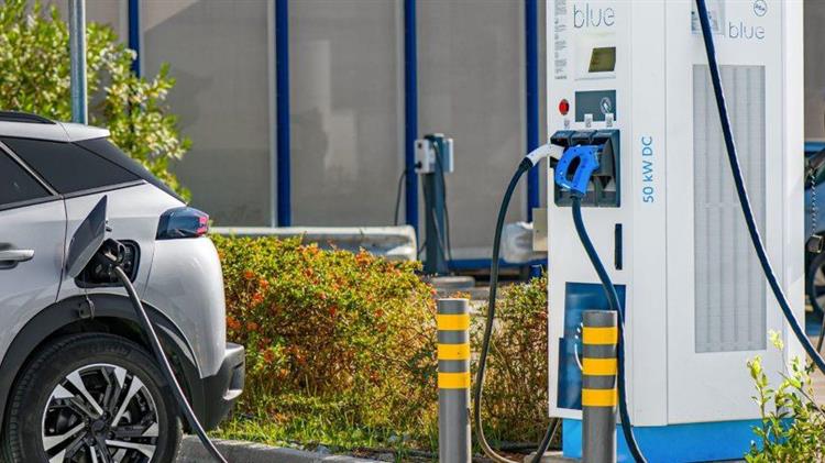 Εγκατάσταση 9000 δημοσίως προσβάσιμων φορτιστών στα αστικά κέντρα της Ελλάδας