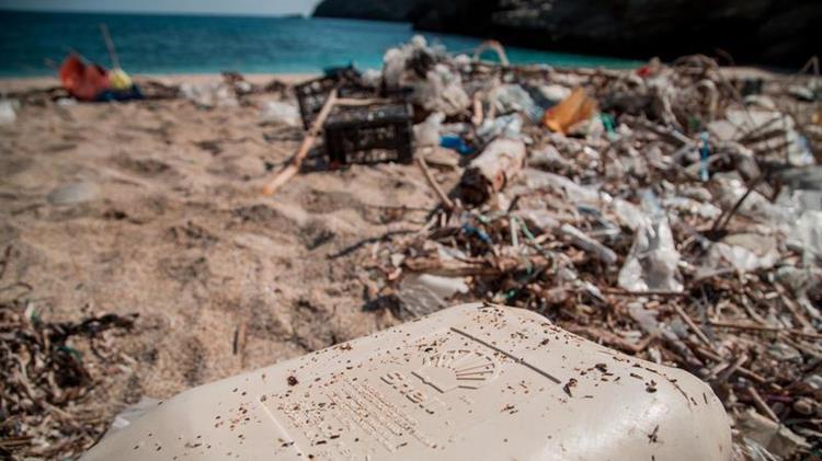 Greenpeace: να βάλουμε τέλος στην εποχή του πλαστικού