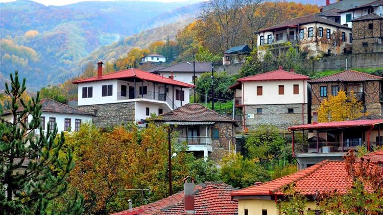 Αυτό είναι το ελληνικό χωριό που διεκδικεί τον τίτλο «Best Villages 2023»