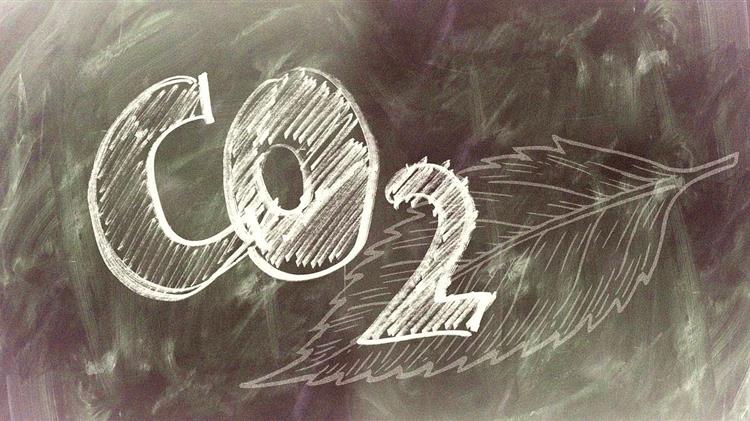 Η ΕΕ πλησιάζει τον κλιματικό στόχο για το 2030 με μείωση των εκπομπών κατά 54%