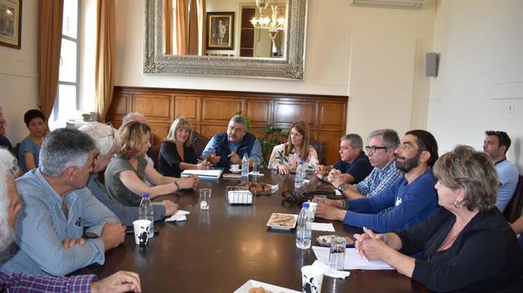 Σύσκεψη για την υλοποίηση του προγράμματος Δακοκτονίας 2023 στα Χανιά