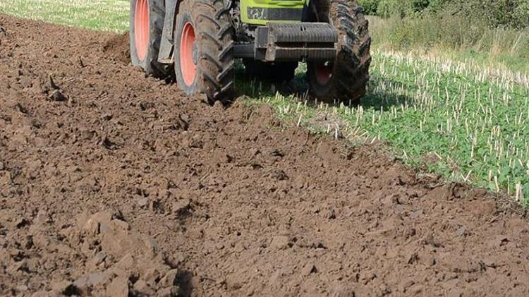 Προβλήματα με την επιστροφή του ΕΦΚ πετρελαίου στους επαγγελματίες αγρότες