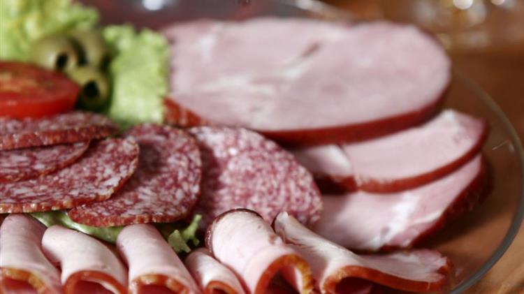 Η Επιτροπή καθορίζει νέα μειωμένα όρια για τα νιτρώδη και τα νιτρικά άλατα ως πρόσθετα τροφίμων