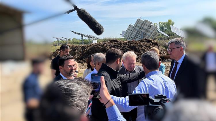 Βοϊτσεχόφσκι: Η Ευρώπη θα στηρίξει τους Έλληνες αγρότες που επλήγησαν