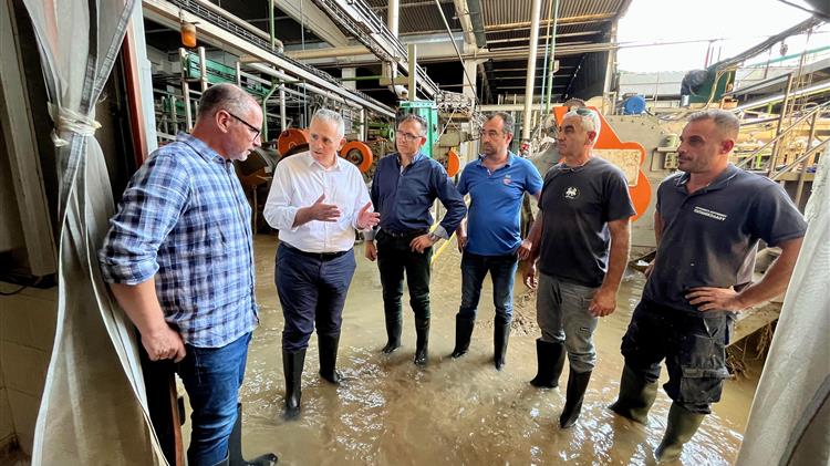 Χαρακόπουλος: Μέτρα για την επανεκκίνηση των πλημμυρισμένων επιχειρήσεων