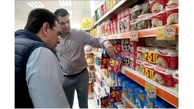 Σκρέκας: «Να διορθώσουν άμεσα τις τιμές στο ράφι οι εταιρείες στις οποίες επιβλήθηκαν τα πρόστιμα»