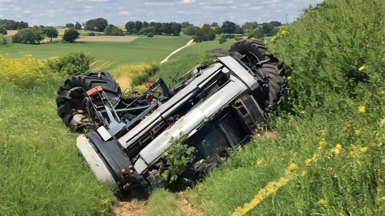 Τρακτέρ τούμπαρε σε καταδίωξη