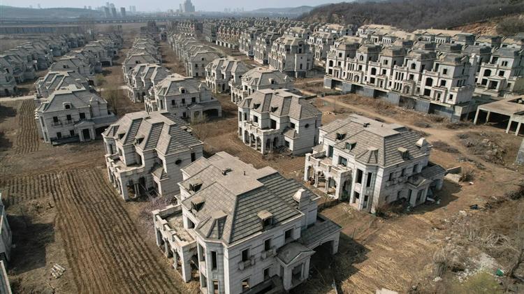 Εκατοντάδες εγκαταλελειμμένες βίλες στην Κίνα καταλαμβάνονται από αγρότες