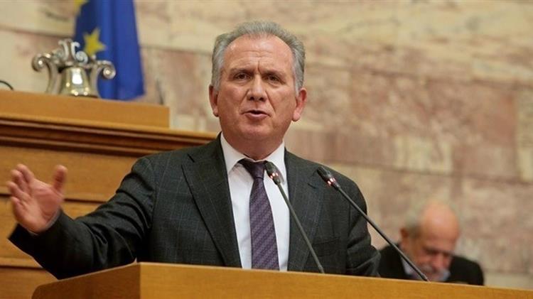 «Πάνω από 400.000 μη μισθωτοί κινδυνεύουν να μείνουν χωρίς περίθαλψη. Υπογραφή: Κυβέρνηση Ν.Δ.»