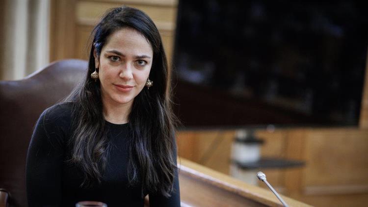 Μιχαηλίδου: «Όλοι οι Έλληνες θα έχουν ιατροφαρμακευτική κάλυψη ανεξαρτήτως του αν έχουν πληρώσει ή ρυθμίσει τα χρέη τους»