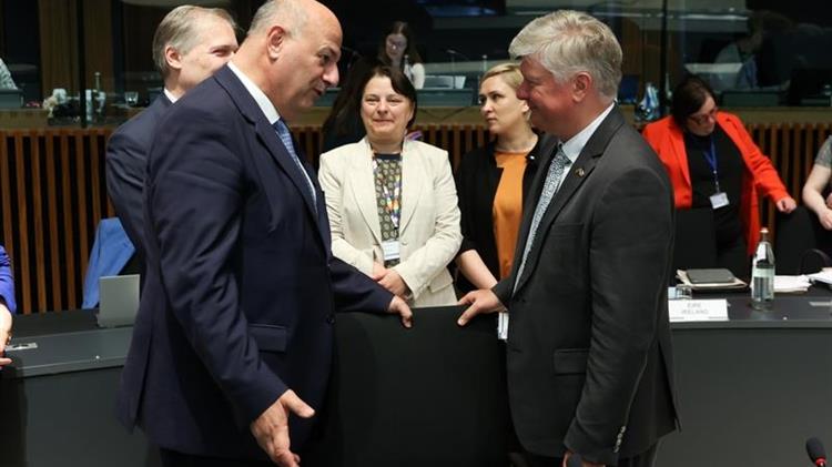 Τσιάρας σε Βοιτσεσχόφσκι: Πλήρη διαφάνεια και δικαιοσύνη στα ζητήματα των πληρωμών των Ελλήνων αγροτών