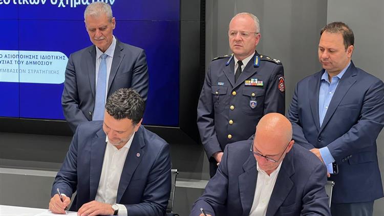 Υπογραφή συμφωνίας για την ενίσχυση του Πυροσβεστικού Στόλου με 35 νέα οχήματα