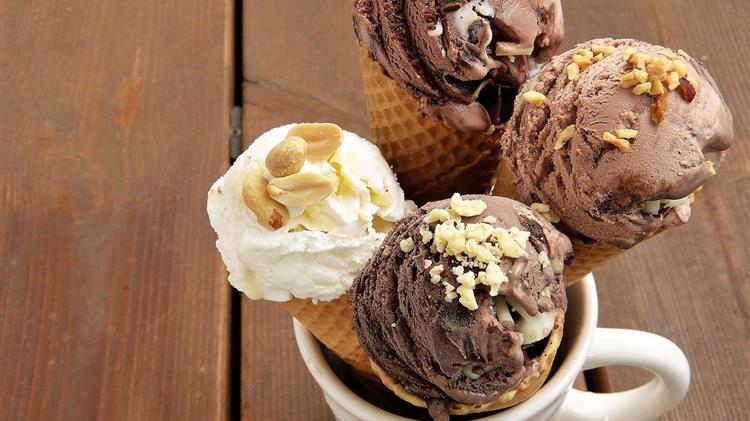 Ελλάδα: Στην κορυφή της λίστας με τις ακριβότερες χώρες στην παραγωγή παγωτού