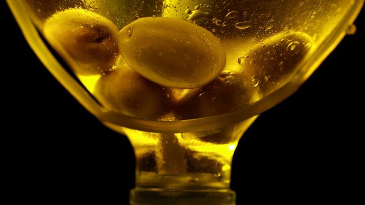 Ελαιόλαδο 2025: Τιμές σταθερές στα ράφια με μικρές διακυμάνσεις