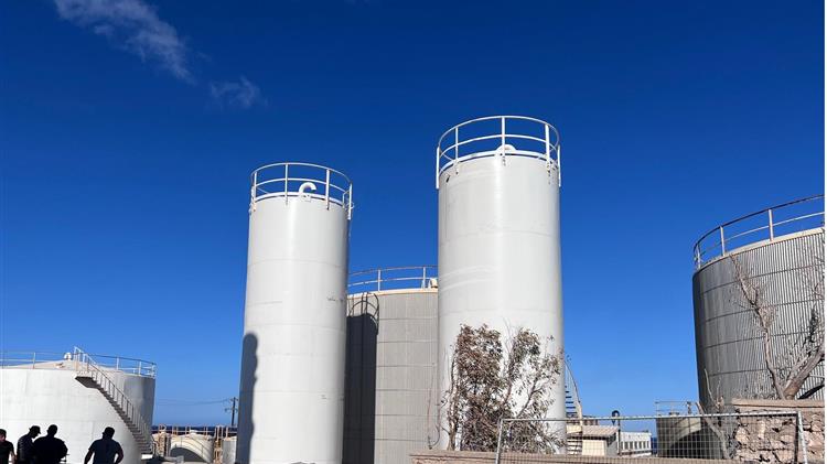 Όμιλος ΔΕΗ: Ξεκίνησε η εμπορική λειτουργία δύο νέων αεριοστροβιλικών μονάδων στη Σαντορίνη