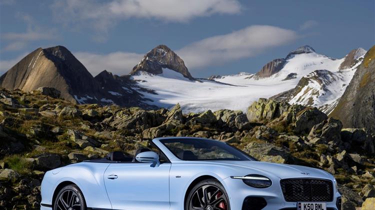 Η Speed Six Continuation και η Continental GTC θα κάνουν  το ντεμπούτο τους στην εκδήλωση κλασικών οχημάτων Retromobile