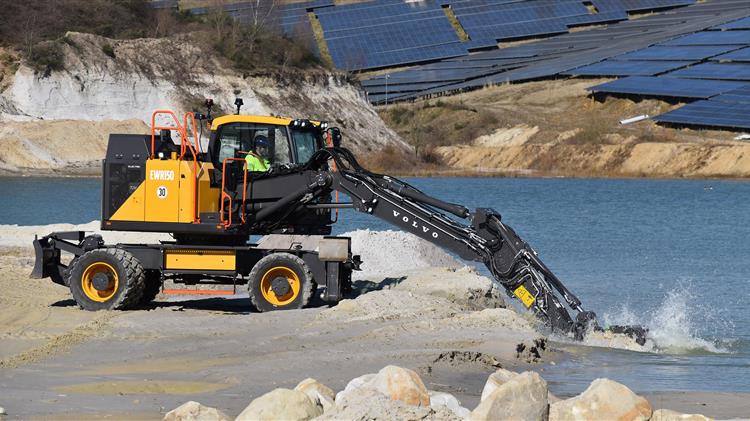 Η Volvo Construction Equipment παρουσιάζει τον πρώτο στον κόσμο ηλεκτρικό αρθρωτό μεταφορέα