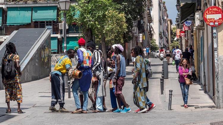 Μεταναστευτικό: Πόσοι πέρασαν, πόσοι έμειναν, πόσοι δεν φαίνονται πουθενά