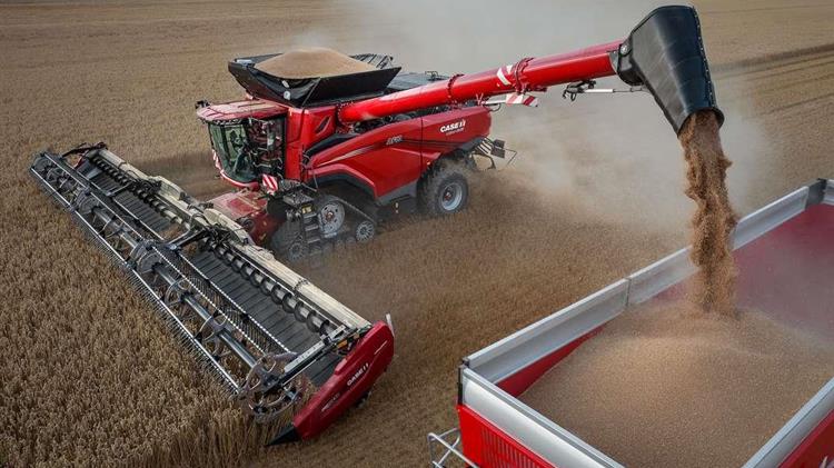 Case IH AF 10: Το μεγαλύτερο θεριζοαλωνιστικό της Ευρώπης μόλις έφτασε – Δείτε πώς αλλάζει το μέλλον της γεωργίας