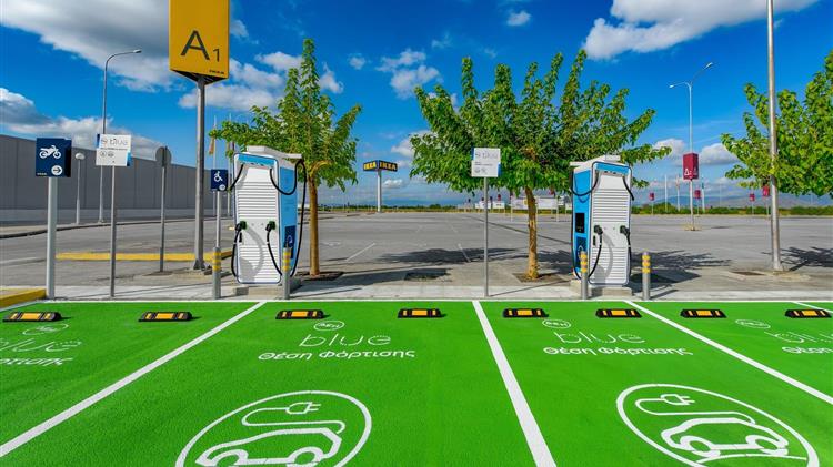 ΔΕΗ blue: Ευρωπαϊκή χρηματοδότηση για εγκατάσταση σημείων ταχυφόρτισης σε Ελλάδα και Ρουμανία