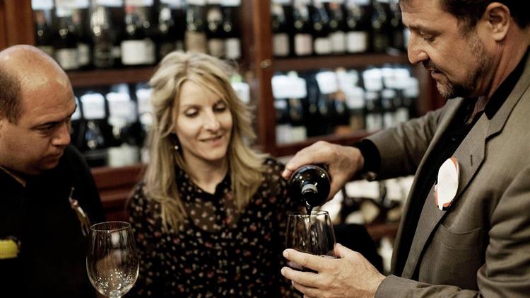 Η Κίνα «γυρίζει την πλάτη» στο κρασί: Από την εκτόξευση στην κατάρρευση