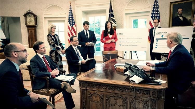 ΗΠΑ: Η Μπρουκ Λ. Ρόλινς ανακοινώσε 1 δισ. δολάρια για την αποκατάσταση της κτηνοτροφίας