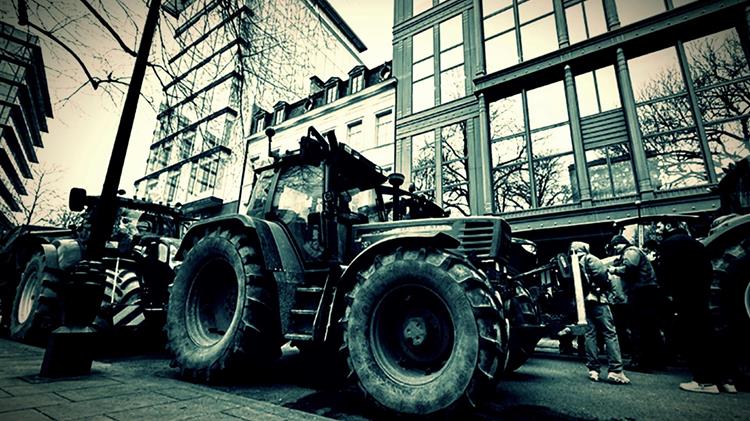 Οι ευρωπαίοι αγρότες ενώνονται και ετοιμάζουν ιστορική κάθοδο στις Βρυξέλλες