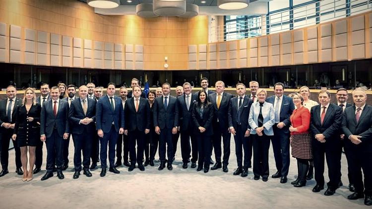 Λιπάσματα: Η Ευρώπη προτείνει προσωρινή αναστολή δασμών για να κρατήσει όρθια τη γεωργία