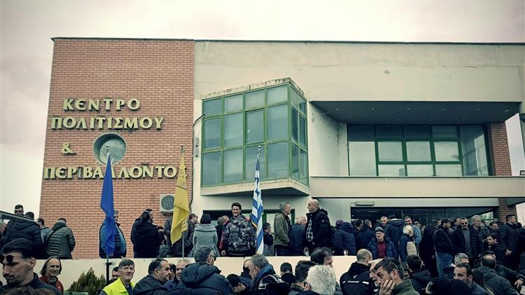 Greece enters a new phase of farmer mobilization roadblocks replace warnings