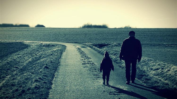 Η Ευρώπη βάζει κανόνες στη διαδοχή των αγροτών, πριν η γη μείνει χωρίς διαδόχους